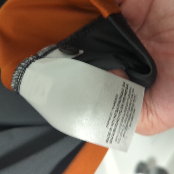 Nike Shirt - Picture 5 of 6